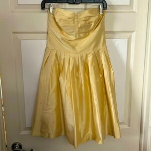 Pleated strapless dress. Light cream yellow. Very Audrey